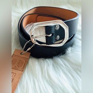 BRAVE Leather - Black Leather - Silver